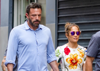 Jennifer Lopez combines the thousand-dollar dress with a pair of flip-flops as she walks in Paris with Ben Affleck (Photos)