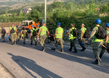 In one day, 26 forest fires/ 425 firefighters, 46 vehicles and a helicopter are at work