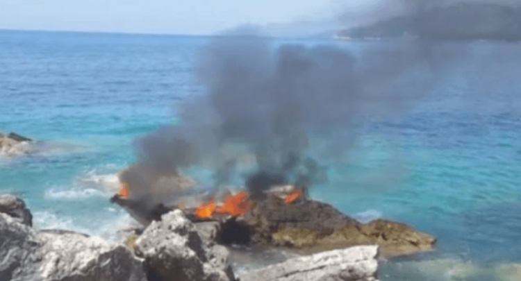 Pursued by the Guardia di Finanza since yesterday, the dinghy is found burnt in Laç