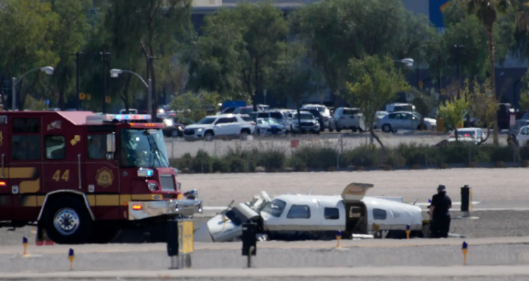 Two planes collide in Las Vegas, four people die