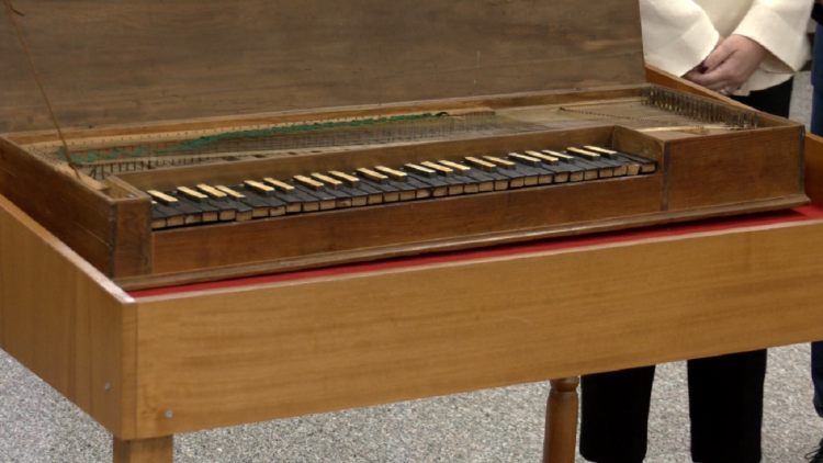 It was stolen in Italy, sold in Vora! The musical instrument of 1700 was returned to the Italian carabinieri