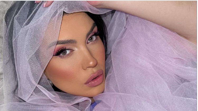 “When will that day come to see you bride?!”  Angel’s photos with a ‘wedding veil’ prompt fans’ comments!