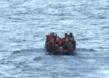 “How I came to England in a dinghy…”/ The Albanian exposes himself on Tiktok, falls into the trap of the English press