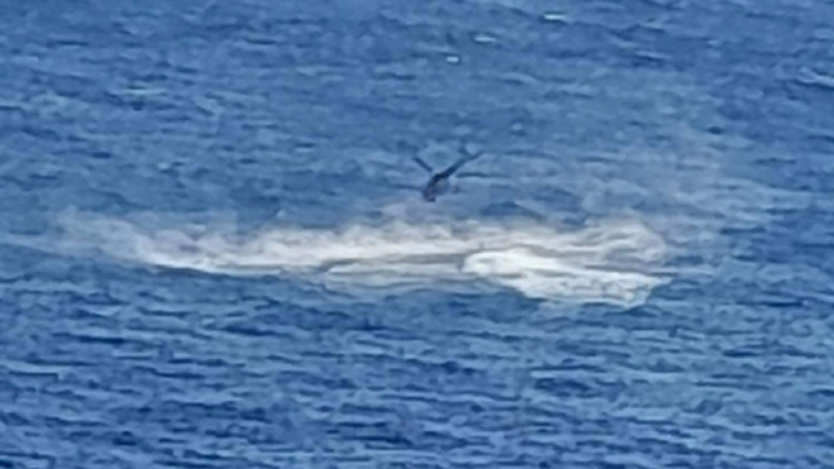 The helicopter with three people on board crashes into the sea when it crashes on the island of Samos