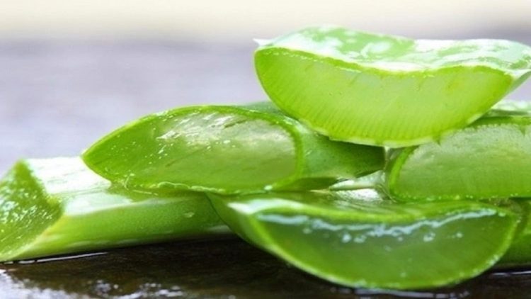 Softens the skin and removes redness / Simple two-ingredient treatment