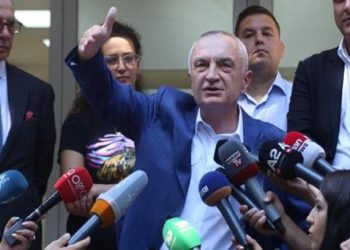 Meta returns to LSI/ A few hours after leaving the Presidency, he regains his party card
