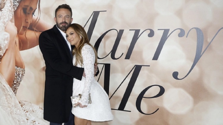 Jennifer Lopez marries “privately” with Ben Affleck