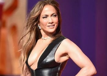 Jennifer Lopez poses nude for her 53rd birthday
