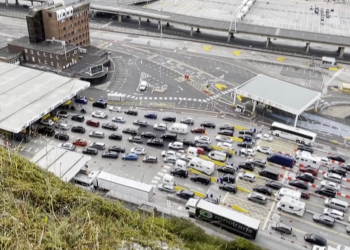 British tourists are blocked!  Long queues at the port of Dover, the English are paying for Brexit