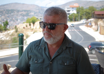 The monkey of Saranda/ Kiko, was found abandoned on the beach, lives freely in the city