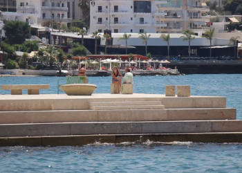 Saranda is full, most of the vacationers are foreigners who choose Albania