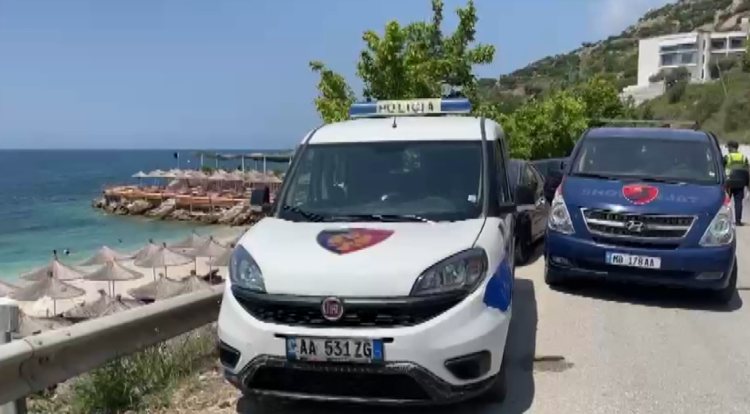 Brothers are shot with guns in Vlora, bullets on the beach full of foreign tourists