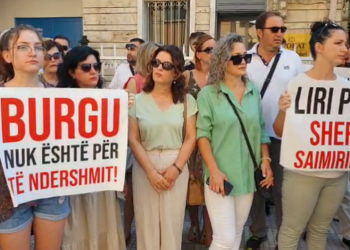 The people of Shkodran waited a few hours in the sun in their support, Commissioner Saimiri and others are released