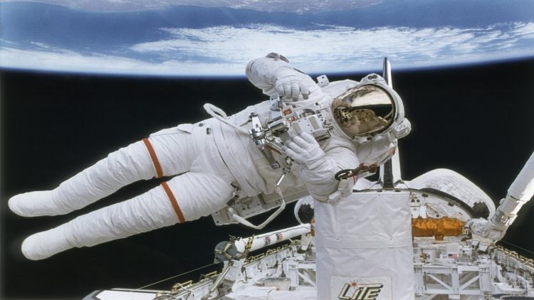 Staying in space weakens astronauts’ bones