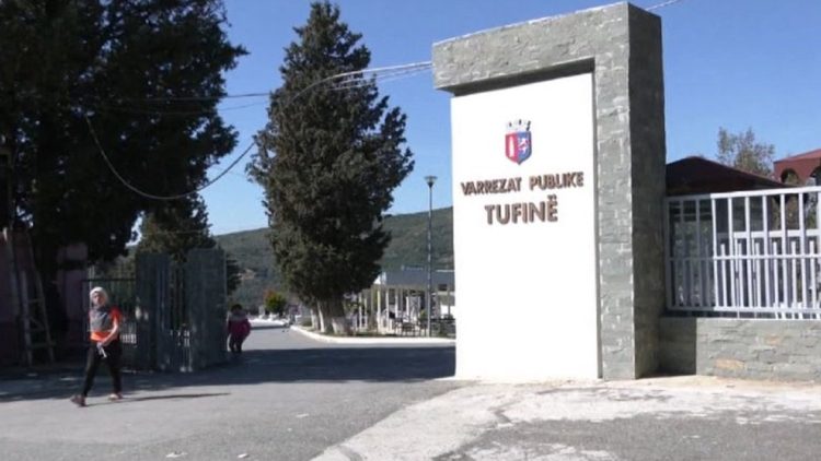 50,000 lek grave in Tufina/ Husband and wife wanted to buy the place, the employee: I will exhume the corpses and put your name…
